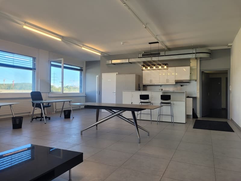 SATIGNY - Bureau de 98 m2 PPE au 1er étage d'un immeuble commercial (3)
