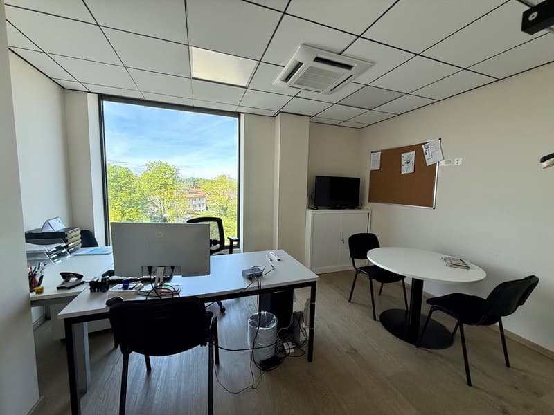 1226 THONEX - Bureaux de 305 m2 au 3ème étage d'un immeuble moderne (4)