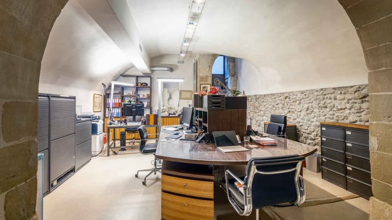 Souplex en excellent état situé dans un immeuble du XVIIIe siècle (8)