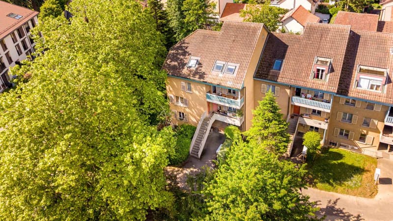 Vue aérienne de l'immeuble (à gauche)