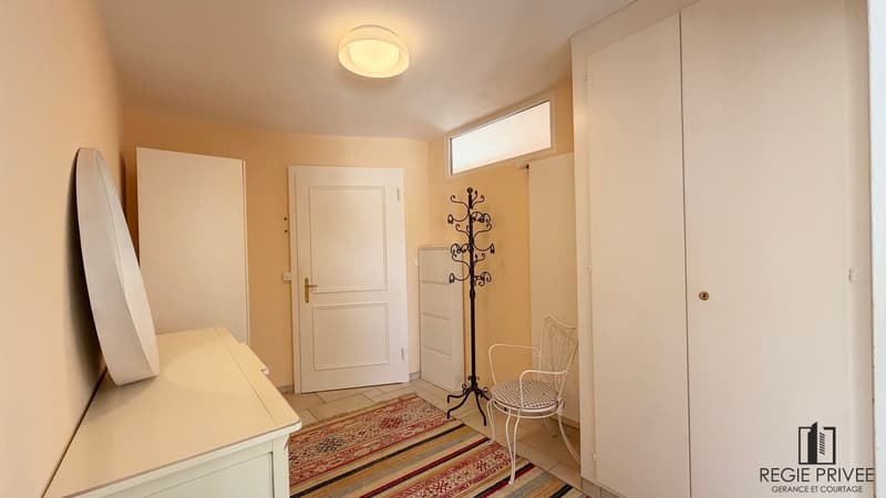 Appartement de 2.5p. meublé avec vue sur le lac (11)
