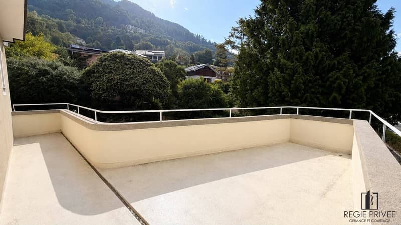 Superbe appartement de 2.5p. avec vue sur le lac (2)