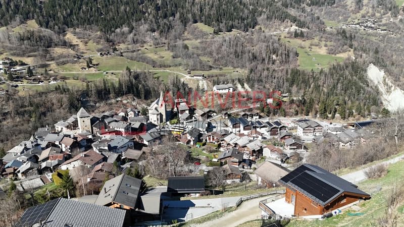 Vue sur le village de Vissoie