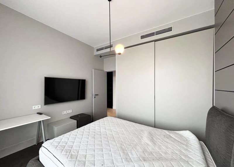 Geräumige 4.5-Zimmer-Wohnung mit Balkon (2)