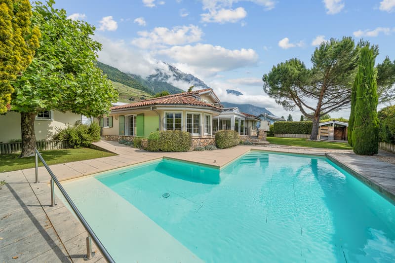 Villa provençale d'exception avec piscine à Fully (1)