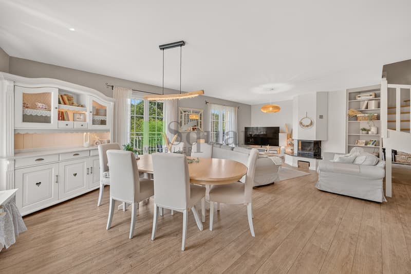Magnifique appartement en duplex de 5.5 pièces avec vue dégagée (9)