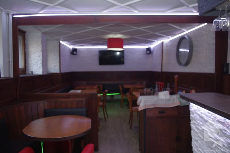 Orsières, café restaurant situé au centre ! (3)