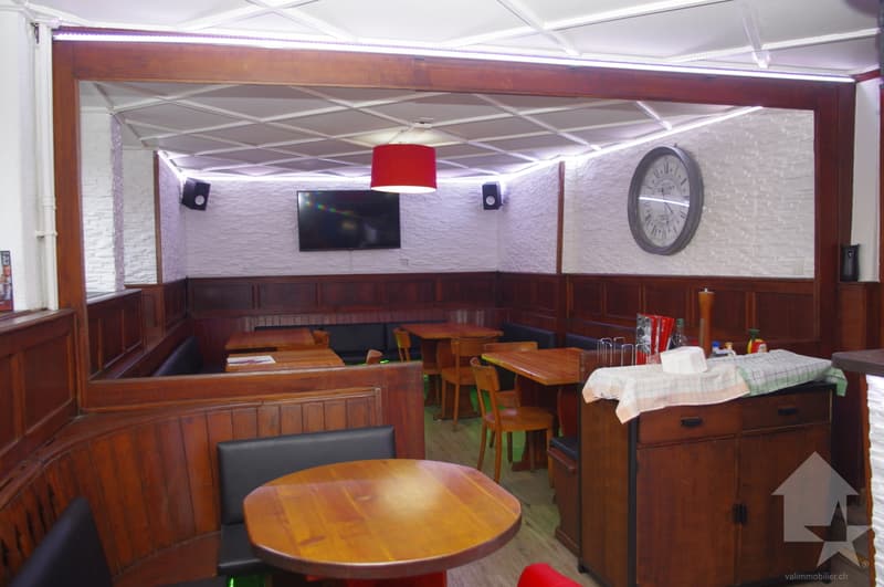 Orsières, café restaurant situé au centre ! (2)