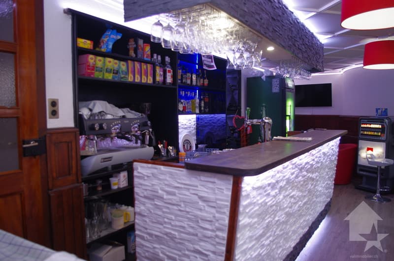Orsières, café restaurant situé au centre ! (7)