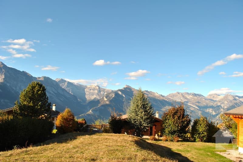 Terrain, 912 m2, pour bâtir une résidence principale près du centre (1)