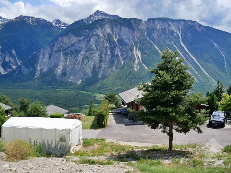 Belle parcelle de 589 m2 avec vue imprenable sur les alpes Valaisanne (4)