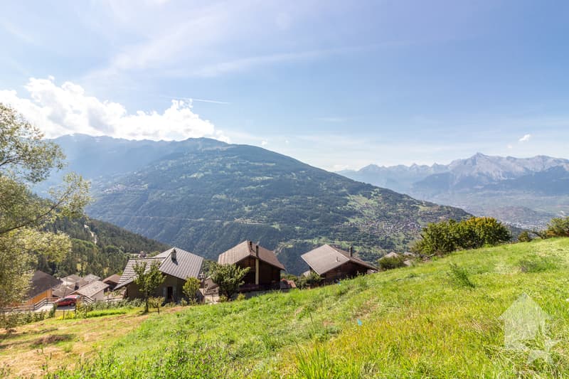 Parcelle à bâtir de 1903 m2 avec vue panoramique sur les Alpes (2)