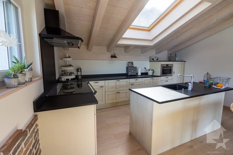Magnifique attique en duplex de 4,5 pces d'une surface de 118m2 hab (2)