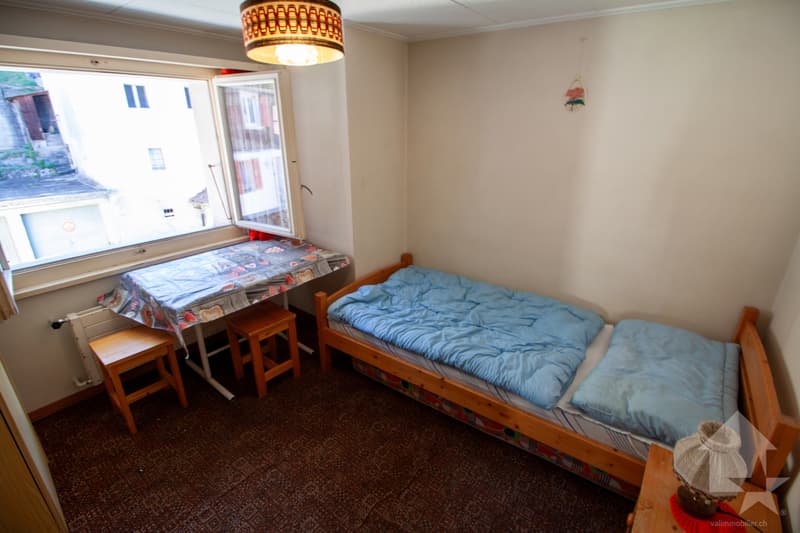 Maison villageoise de 200 m2 au centre de Varen (7)
