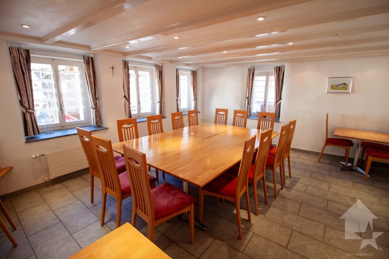 Maison villageoise de 200 m2 au centre de Varen (4)