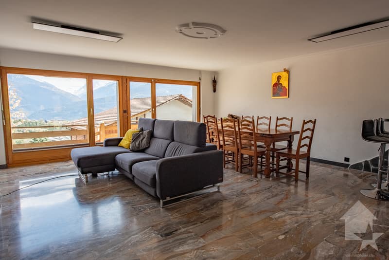 Spacieuse villa mitoyenne, belle vue, ensoleillée et calme (12)