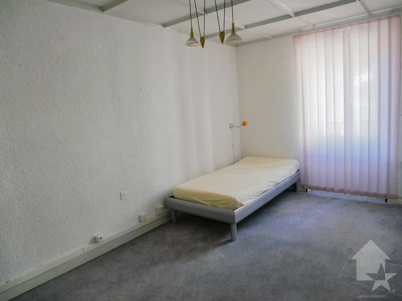 Appartement spacieux avec potentiel (11)