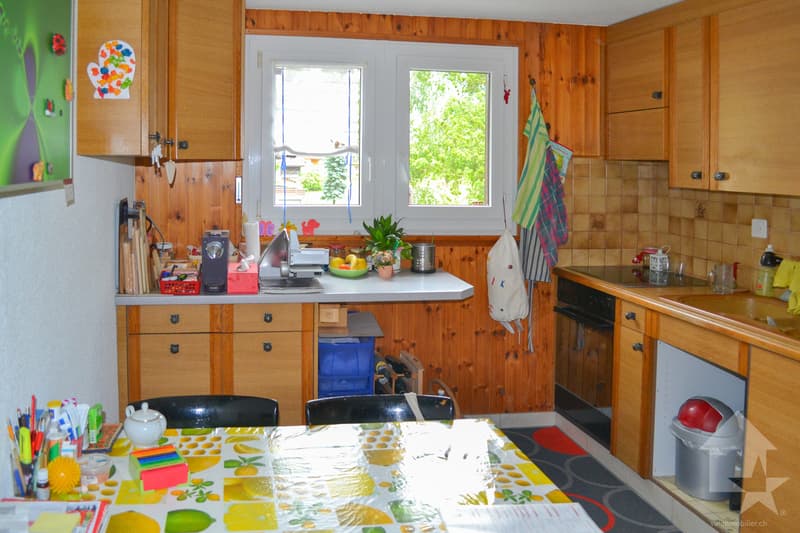 Appartement de 4,5 pièces de 80 m2 au 2ème étage d'un petit immeuble. (8)