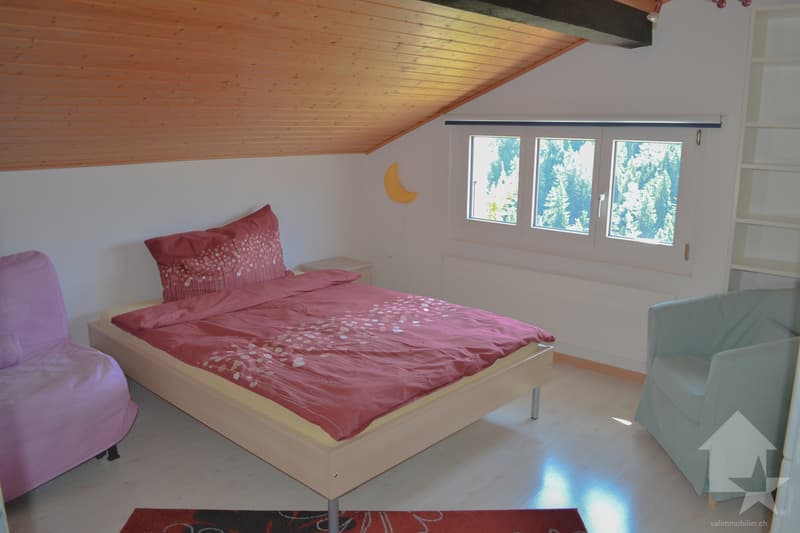 App. de 2,5 pièces de 42 m2 dans les combles avec vue sur les Alpes (2)