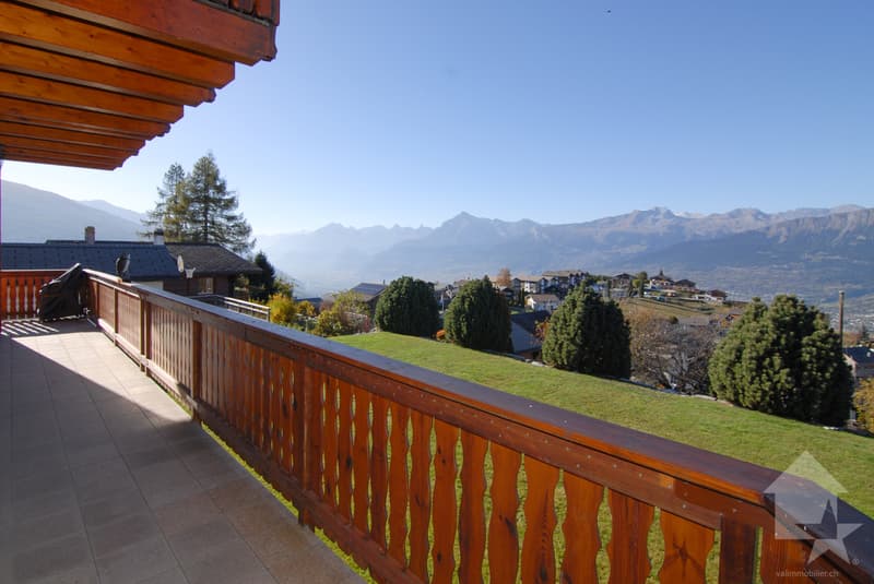 Chalet de 6.5 pièces jouissant d'une magnifique vue panoramique (2)