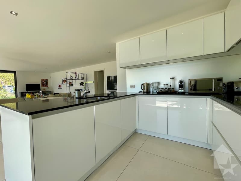 Appartement contemporain avec vue panoramique sur les hauts de Sierre (8)