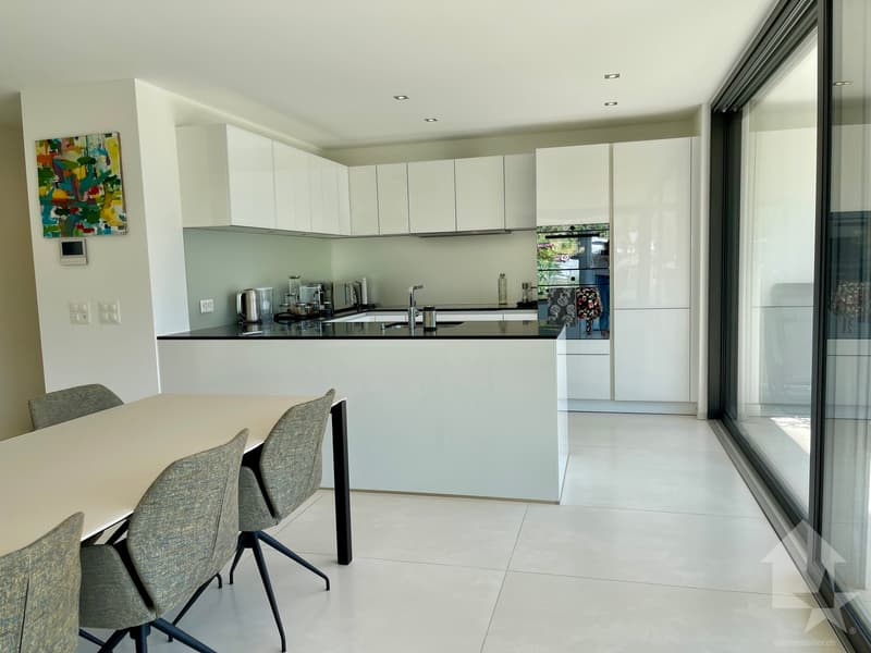 Appartement contemporain avec vue panoramique sur les hauts de Sierre (9)