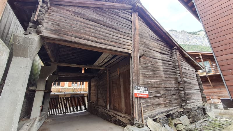 Une grange à rénover au coeur du village de Sembrancher (4)