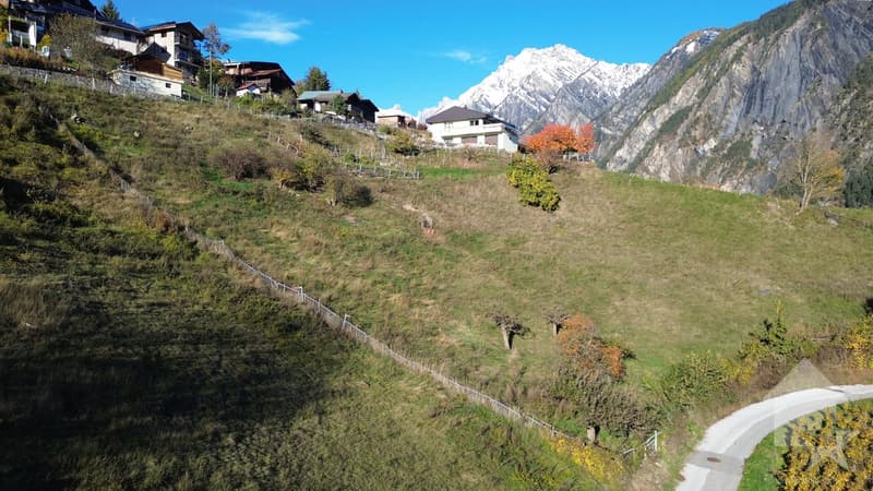 Terrain à vendre sur les hauts de Conthey avec une vue imprenable (6)