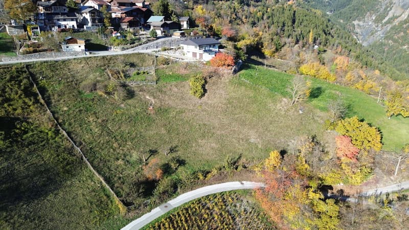 Terrain à vendre sur les hauts de Conthey avec une vue imprenable (3)