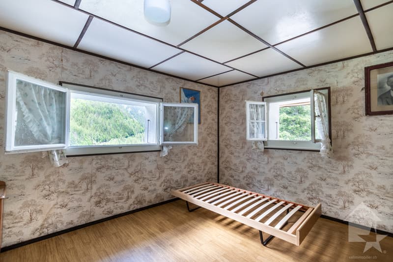Chalet à rénover au coeur de la nature (9)