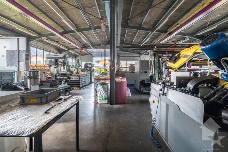 Immeuble mixte de 2 appartements et un atelier (3)