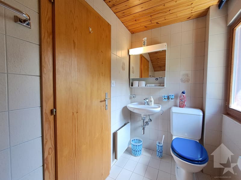 Grand chalet de trois logements au centre de la Tzoumaz (8)