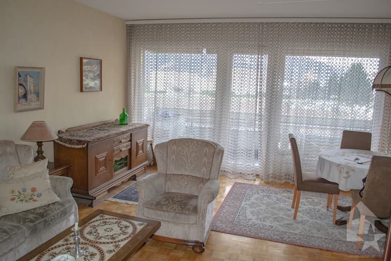 Appartement de 3.5 pièces traversant avec place de parc près du centre (13)