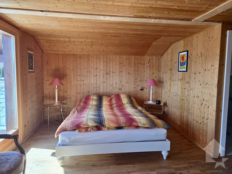 Magnifique chalet situé dans un quartier résidentiel de Blignou (5)