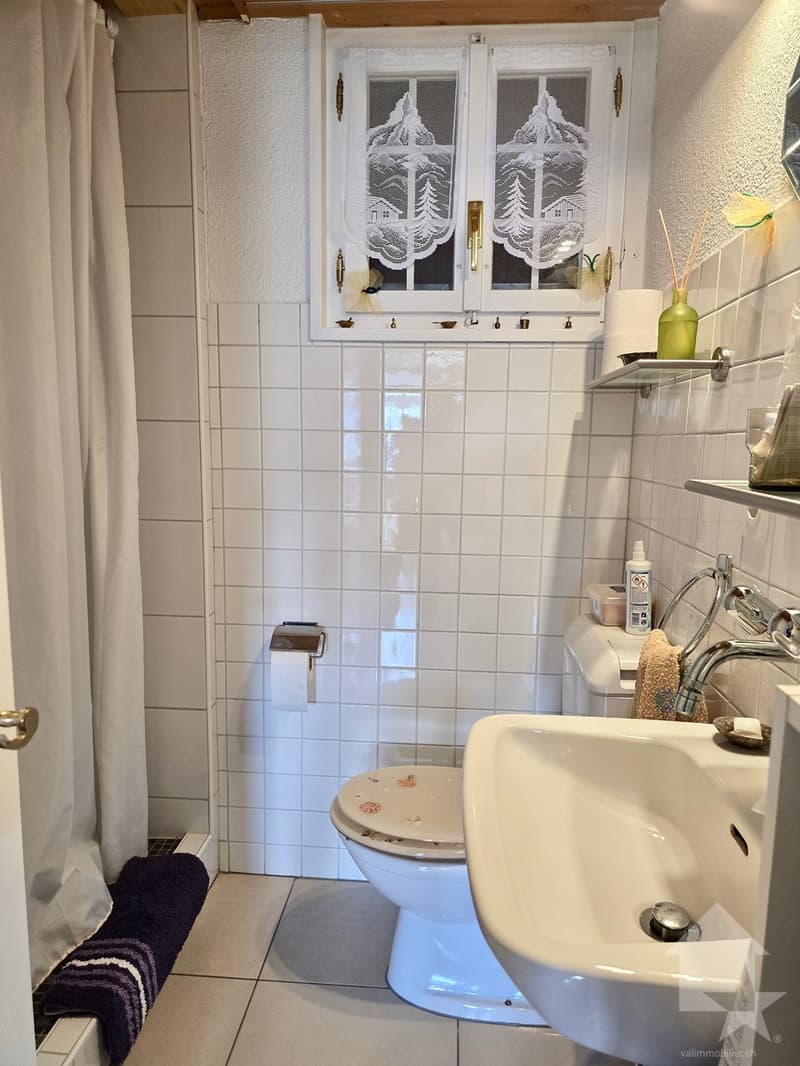 Magnifique chalet situé dans un quartier résidentiel de Blignou (9)
