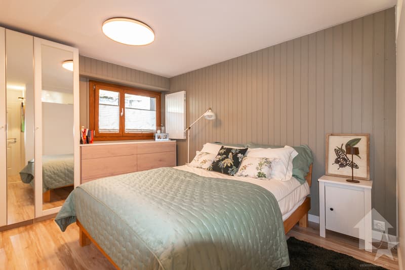 Spacieux appartement rénové 2.5 pièces jouissant d'une vue magnifique (9)