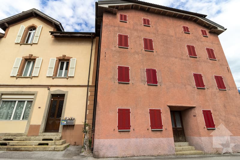 Maison villageoise et grange à rénover entièrement (7)