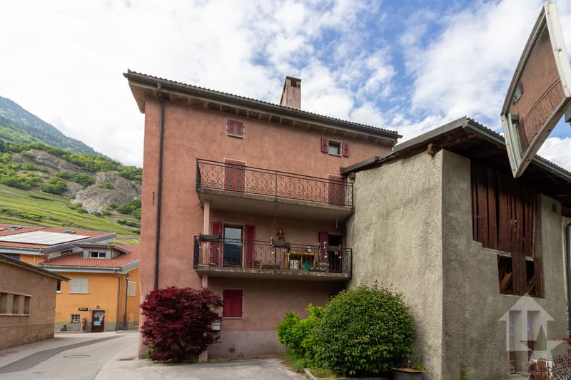 Maison villageoise et grange à rénover entièrement (4)