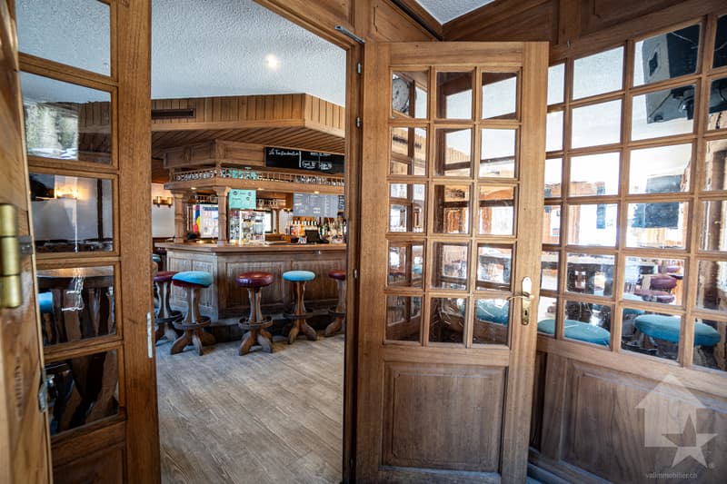 Exceptionnel : bistrot avec duplex 5.5 pièces et studio indépendant (3)