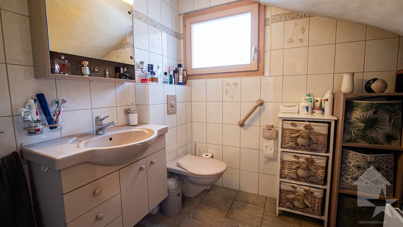 Séduisant chalet avec vue imprenable sur le village et les montagnes (12)