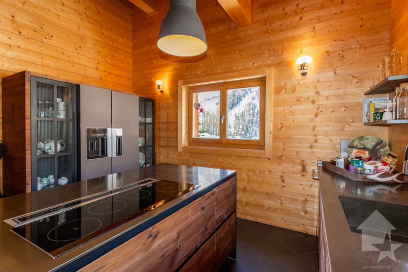 Au coeur du Val d'Anniviers, magnifique chalet de haut standing (12)