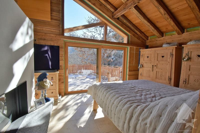Magnifique chalet, spacieux, rénové avec un garage + terrasse (7)