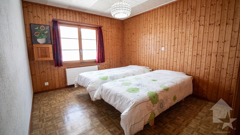 Agréable chalet sur trois niveaux avec vue panoramique (10)