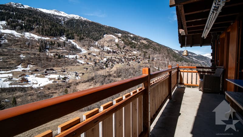 Agréable chalet sur trois niveaux avec vue panoramique (9)