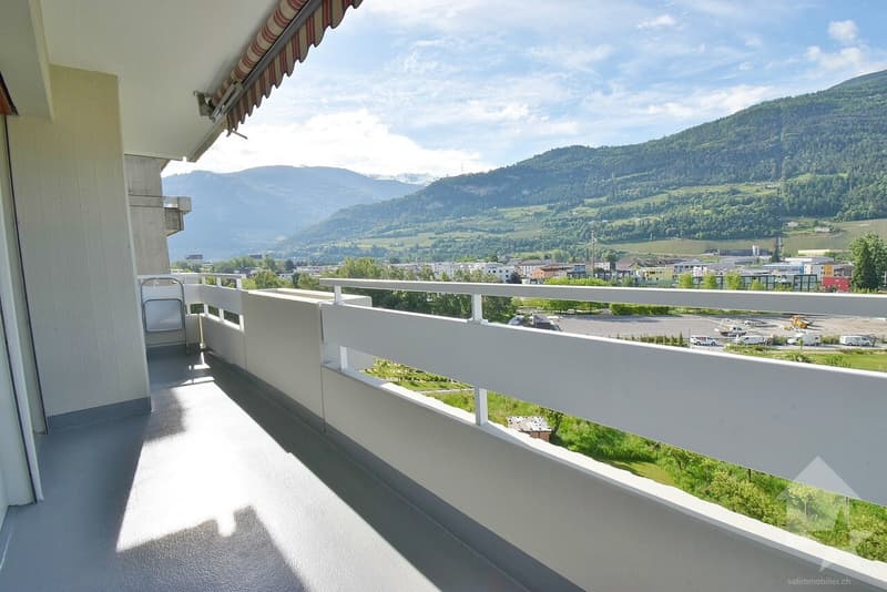 4.5 pièces avec une magnifique vue et 1 place de parc intérieure (2)