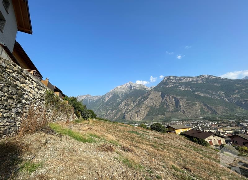 Appartement 4,5 pces de 133m2 avec jardin de 176m2 et 2 places de parc (3)
