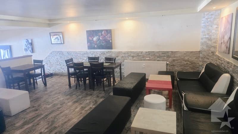 Charmant café-bar situé au centre d'Anzère (3)