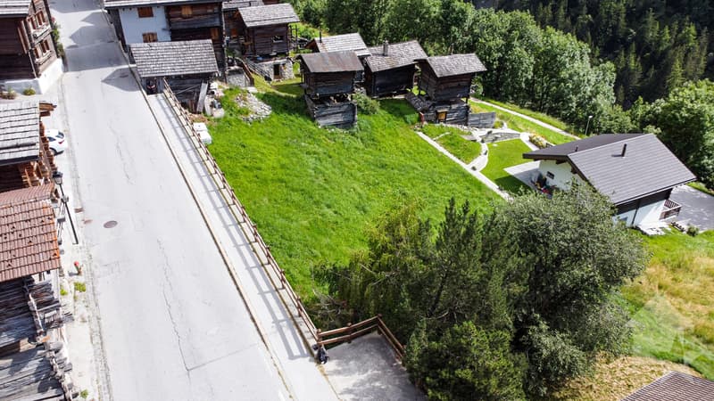 Très belle parcelle à construire au centre d'Ayer (7)