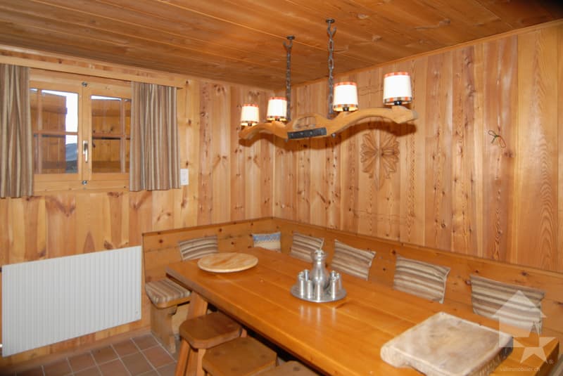 Chalet bénéficiant d'une situation privilégiée (9)