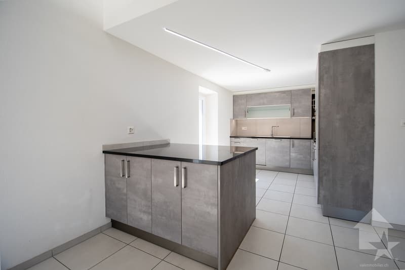 Spacieux duplex de standing de 4.5 pièces au centre de Leytron (4)